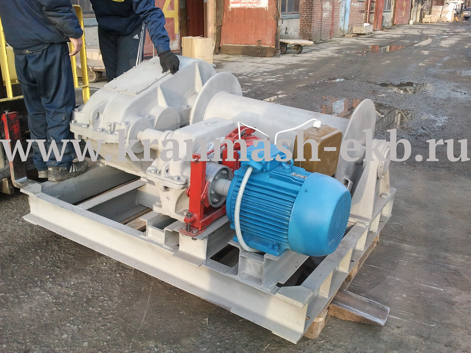 Лебедка тяговая ТЛ-10А Лебедка тяговая ТЭЛ-10